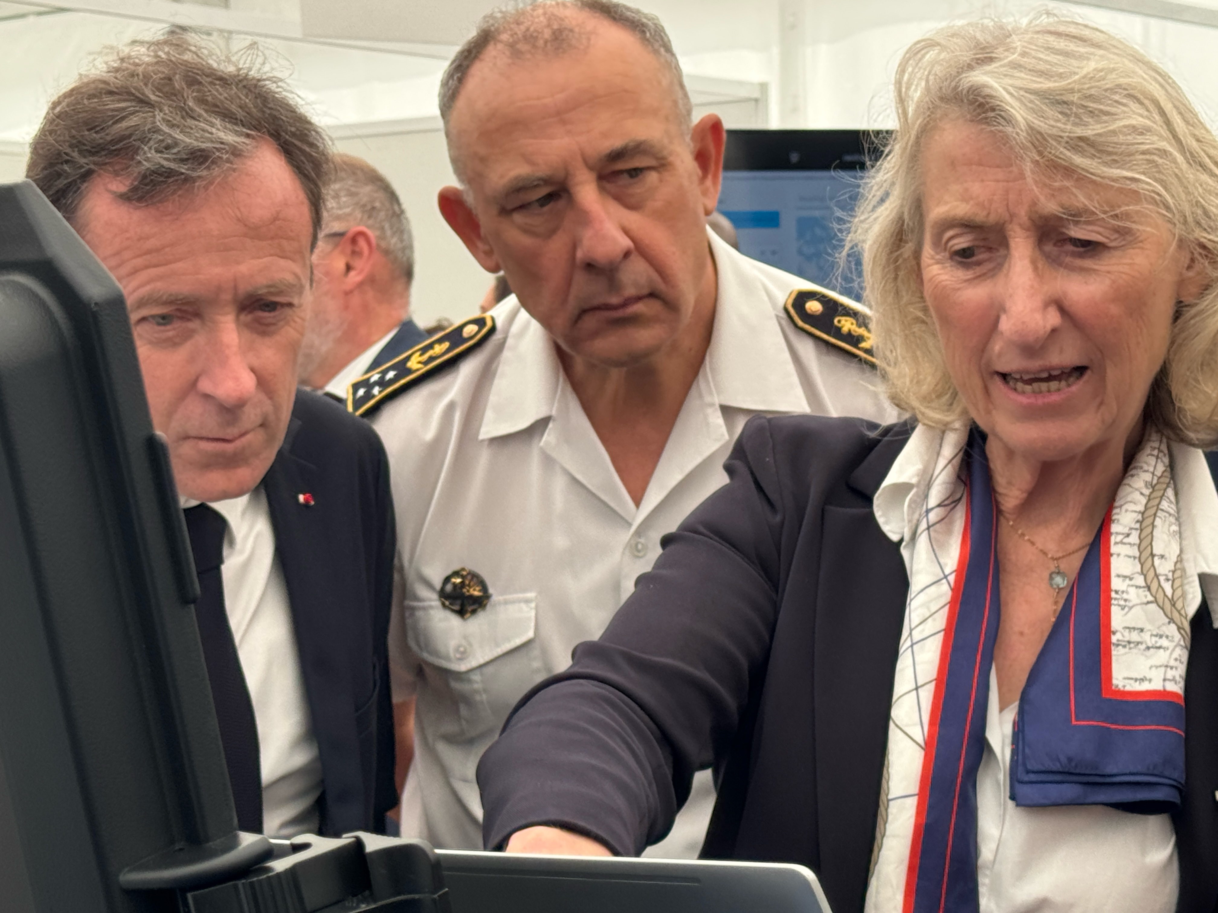 D